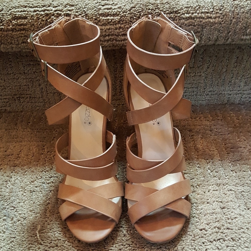 Shoedazzle Tan Carolyn Caged Block Heel Size 5.5